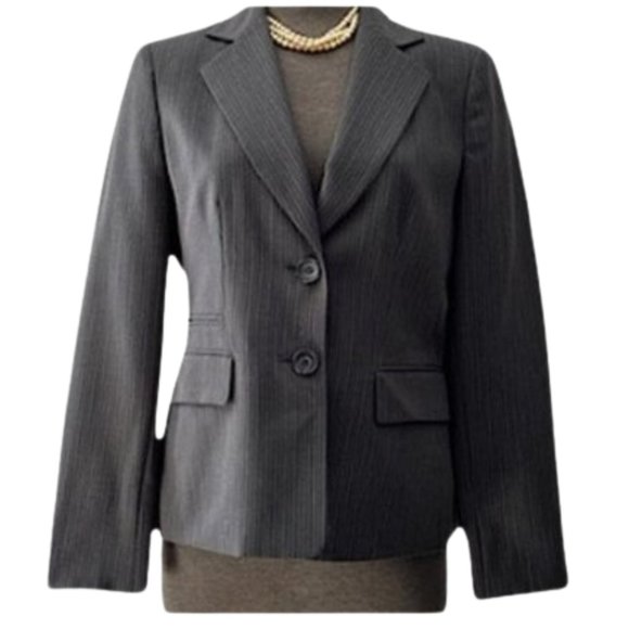 Evan Picone Pants - Evan Picone Gray Lined Pinstripe Pantsuit with Blazer Women’s Size 8